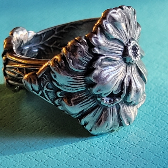 Antique Vintage Wild Prarie Roses Spoon Ring in Sterling Silver - Picture 3 of 12